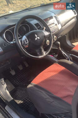 Позашляховик / Кросовер Mitsubishi Outlander XL 2008 в Рожище