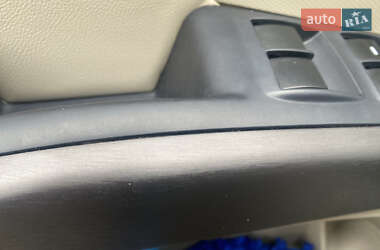Внедорожник / Кроссовер Mitsubishi Outlander XL 2007 в 