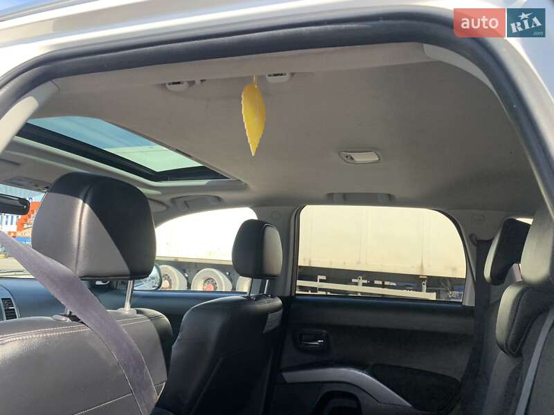 Внедорожник / Кроссовер Mitsubishi Outlander XL 2008 в Жовкве