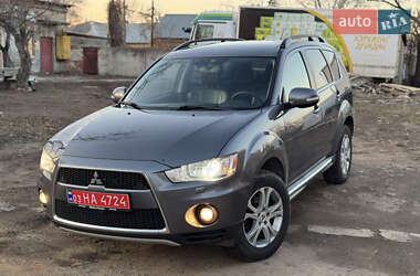 Позашляховик / Кросовер Mitsubishi Outlander XL 2011 в Харкові