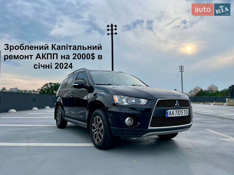 Позашляховик / Кросовер Mitsubishi Outlander XL 2012 в Києві