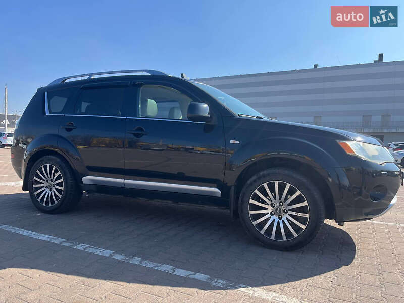 Внедорожник / Кроссовер Mitsubishi Outlander XL 2008 в Романове