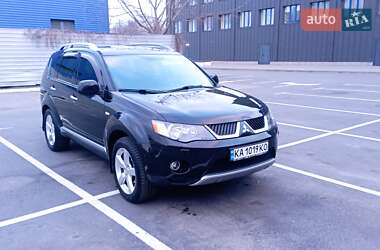 Позашляховик / Кросовер Mitsubishi Outlander XL 2008 в Києві