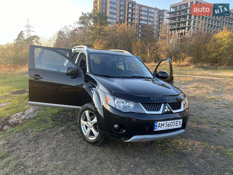 Внедорожник / Кроссовер Mitsubishi Outlander XL 2008 в Житомире