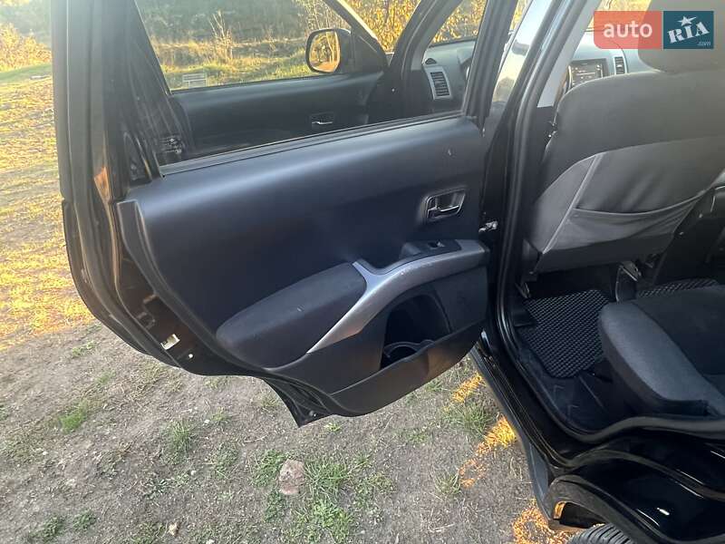 Внедорожник / Кроссовер Mitsubishi Outlander XL 2008 в Житомире