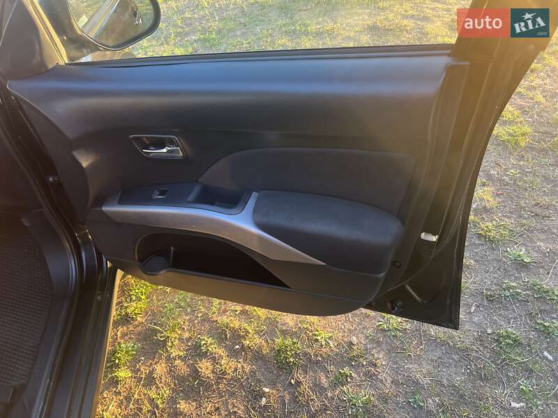 Внедорожник / Кроссовер Mitsubishi Outlander XL 2008 в Житомире