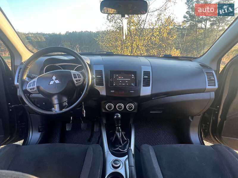 Внедорожник / Кроссовер Mitsubishi Outlander XL 2008 в Житомире