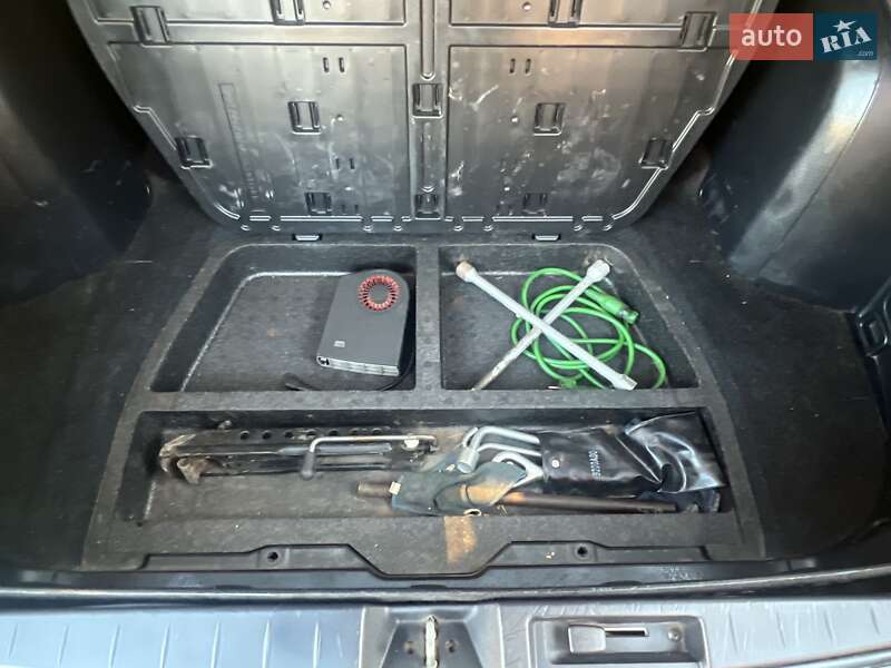 Внедорожник / Кроссовер Mitsubishi Outlander XL 2008 в Житомире