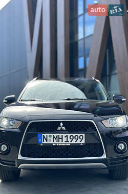 Позашляховик / Кросовер Mitsubishi Outlander XL 2010 в Луцьку