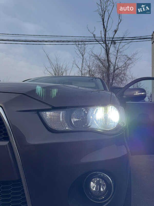 Позашляховик / Кросовер Mitsubishi Outlander XL 2011 в Львові фото 2 Позашляховик / Кросовер Mitsubishi Outlander XL 2011 в Львові