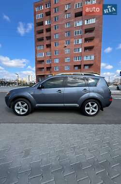 Позашляховик / Кросовер Mitsubishi Outlander XL 2007 в Борисполі