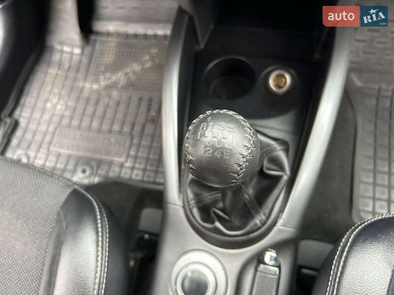 Внедорожник / Кроссовер Mitsubishi Outlander XL 2010 в Ивано-Франковске