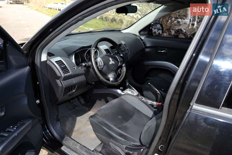 Внедорожник / Кроссовер Mitsubishi Outlander XL 2008 в Киеве