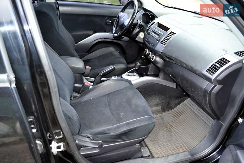 Внедорожник / Кроссовер Mitsubishi Outlander XL 2008 в Киеве