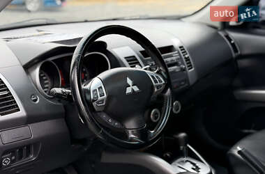 Внедорожник / Кроссовер Mitsubishi Outlander XL 2008 в 