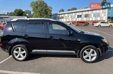 Позашляховик / Кросовер Mitsubishi Outlander XL 2008 в 