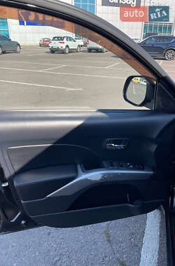 Позашляховик / Кросовер Mitsubishi Outlander XL 2008 в 