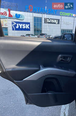 Позашляховик / Кросовер Mitsubishi Outlander XL 2008 в 