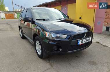 Внедорожник / Кроссовер Mitsubishi Outlander XL 2011 в 