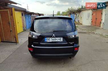 Внедорожник / Кроссовер Mitsubishi Outlander XL 2011 в 