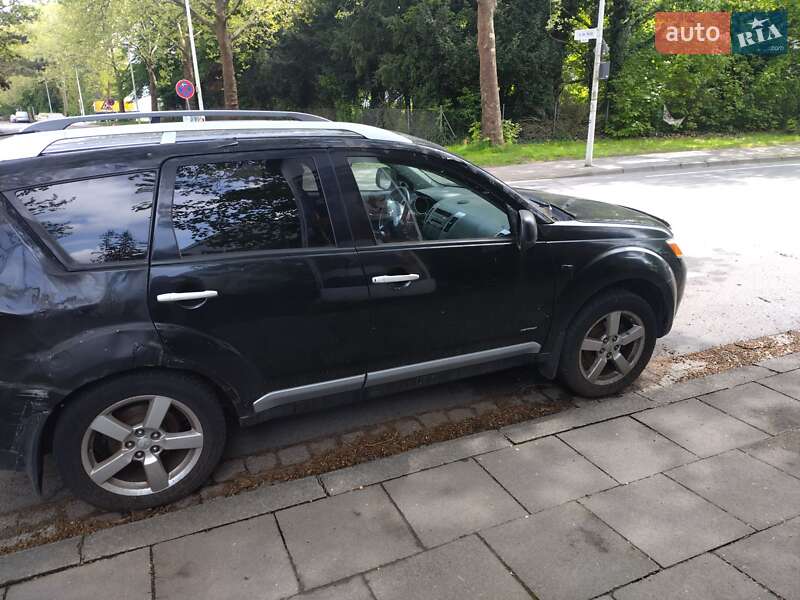 Внедорожник / Кроссовер Mitsubishi Outlander XL 2008 в Чернигове