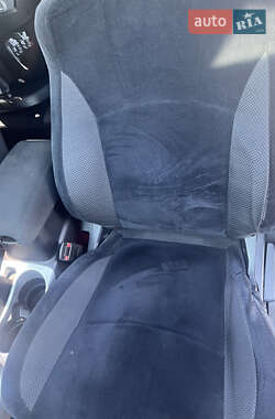 Позашляховик / Кросовер Mitsubishi Outlander XL 2010 в 