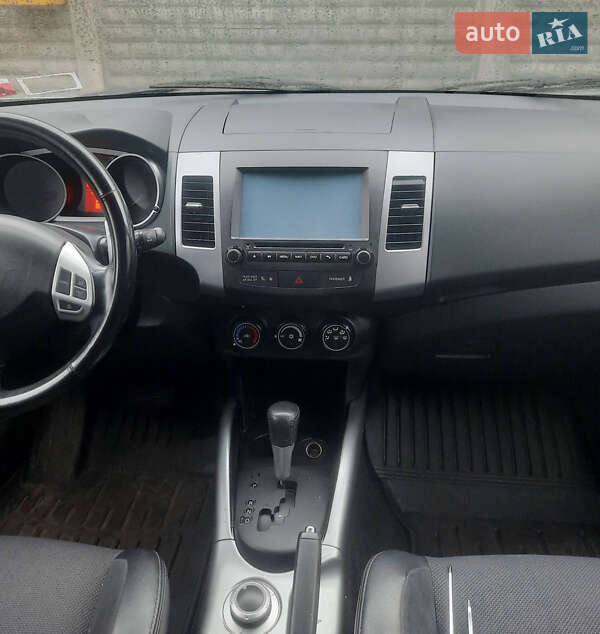 Внедорожник / Кроссовер Mitsubishi Outlander XL 2008 в Днепре