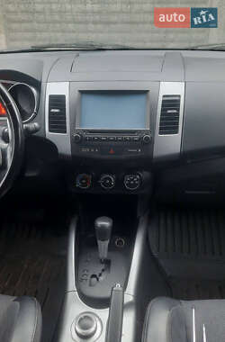 Внедорожник / Кроссовер Mitsubishi Outlander XL 2008 в 