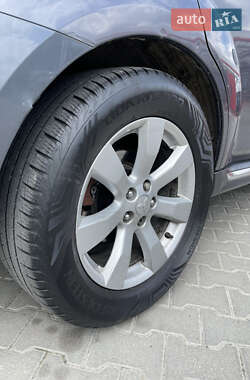 Внедорожник / Кроссовер Mitsubishi Outlander XL 2010 в 