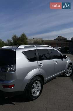 Внедорожник / Кроссовер Mitsubishi Outlander XL 2008 в Сквире