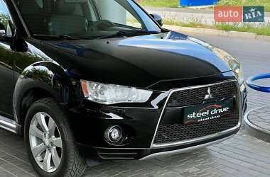 Позашляховик / Кросовер Mitsubishi Outlander XL 2010 в 