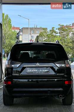 Позашляховик / Кросовер Mitsubishi Outlander XL 2010 в 