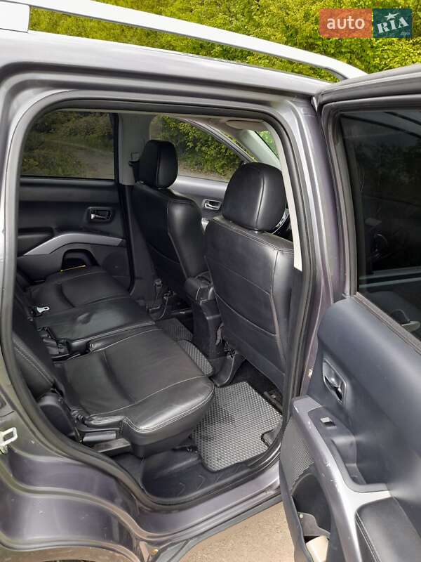 Позашляховик / Кросовер Mitsubishi Outlander XL 2008 в Ріпках