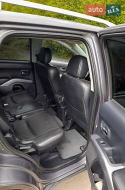Позашляховик / Кросовер Mitsubishi Outlander XL 2008 в 