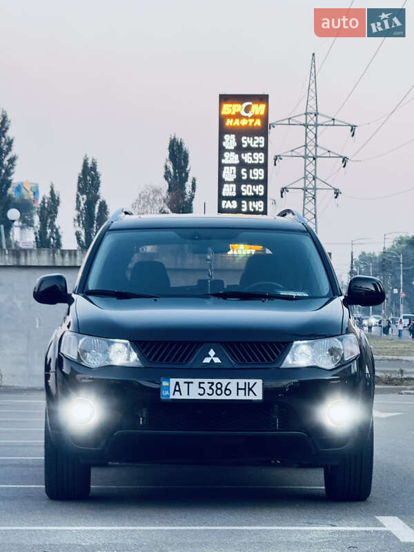 Внедорожник / Кроссовер Mitsubishi Outlander XL 2008 в 