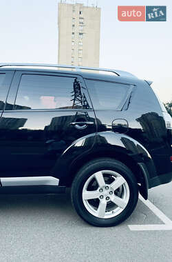 Внедорожник / Кроссовер Mitsubishi Outlander XL 2008 в 