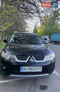 Внедорожник / Кроссовер Mitsubishi Outlander XL 2009 в 