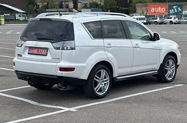 Внедорожник / Кроссовер Mitsubishi Outlander XL 2010 в 