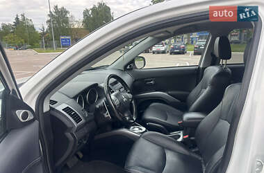 Внедорожник / Кроссовер Mitsubishi Outlander XL 2010 в 