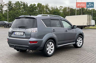 Внедорожник / Кроссовер Mitsubishi Outlander XL 2009 в 