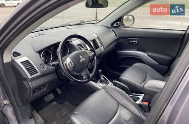 Внедорожник / Кроссовер Mitsubishi Outlander XL 2009 в 