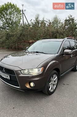 Внедорожник / Кроссовер Mitsubishi Outlander XL 2012 в 