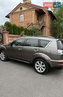 Внедорожник / Кроссовер Mitsubishi Outlander XL 2012 в 