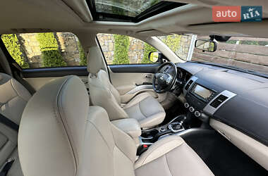 Внедорожник / Кроссовер Mitsubishi Outlander XL 2011 в 