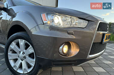 Внедорожник / Кроссовер Mitsubishi Outlander XL 2011 в 