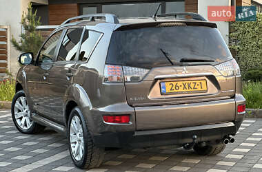 Внедорожник / Кроссовер Mitsubishi Outlander XL 2011 в 