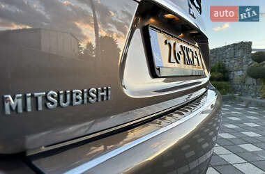 Внедорожник / Кроссовер Mitsubishi Outlander XL 2011 в 