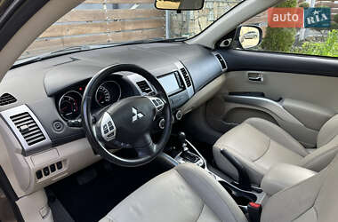 Внедорожник / Кроссовер Mitsubishi Outlander XL 2011 в 