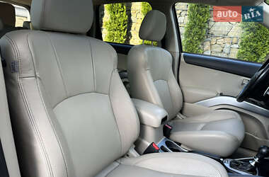 Внедорожник / Кроссовер Mitsubishi Outlander XL 2011 в 