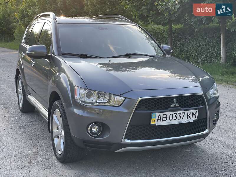 Внедорожник / Кроссовер Mitsubishi Outlander XL 2011 в Виннице